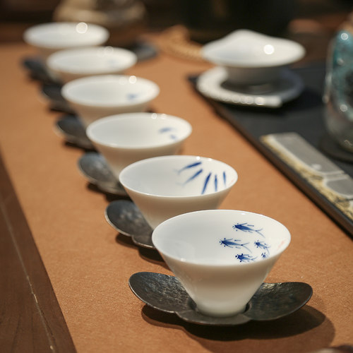 手绘青花鱼薄胎斗笠杯茶杯