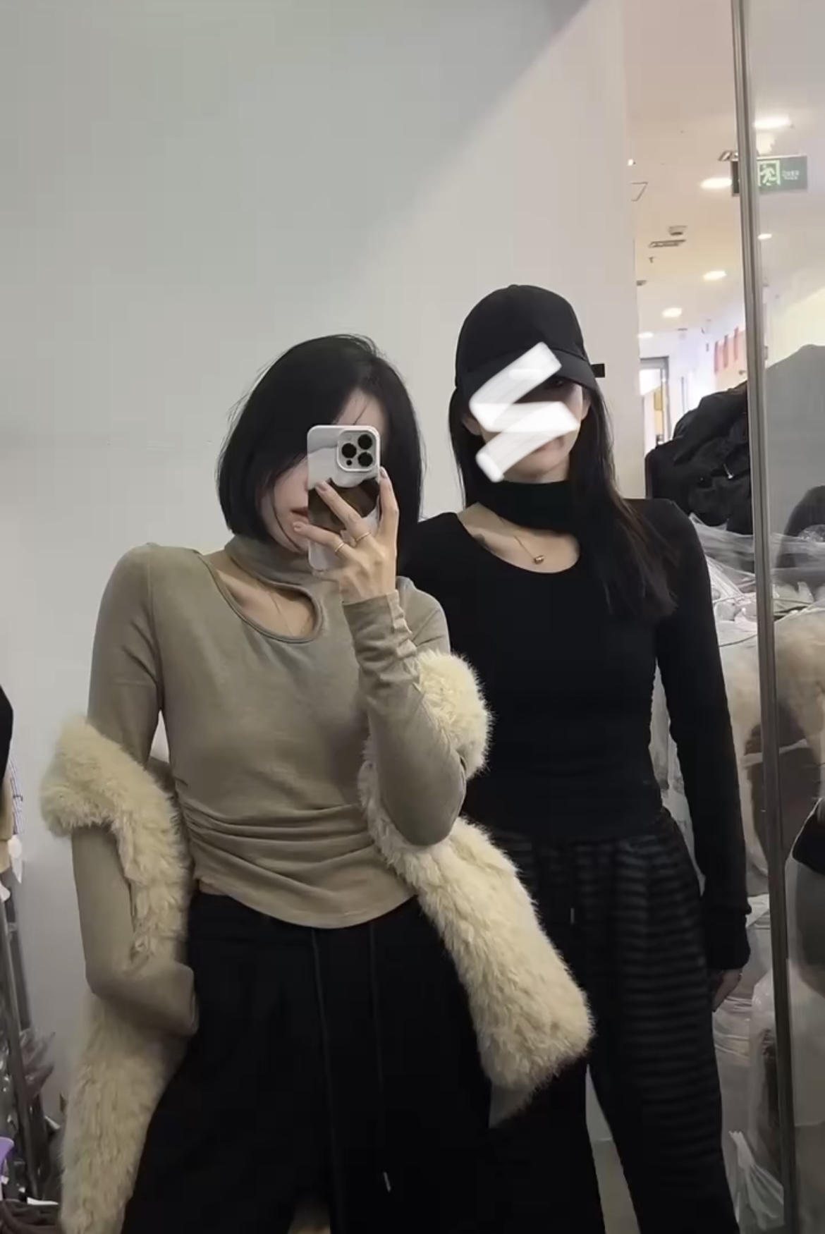 ADD93115韩系半高领镂空加绒长袖T恤女秋冬修身显瘦内搭打底上衣