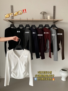 T恤女秋冬新款 1纽扣v领长袖 垫肩掐腰设计感显瘦打底上衣 熙327 元