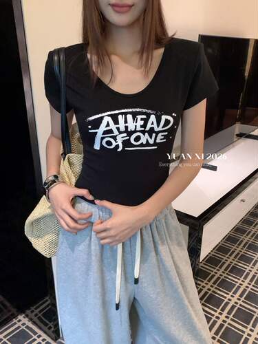 元熙267179复古字母辣妹U领短袖T恤女高腰小个子修身显瘦垫肩上衣