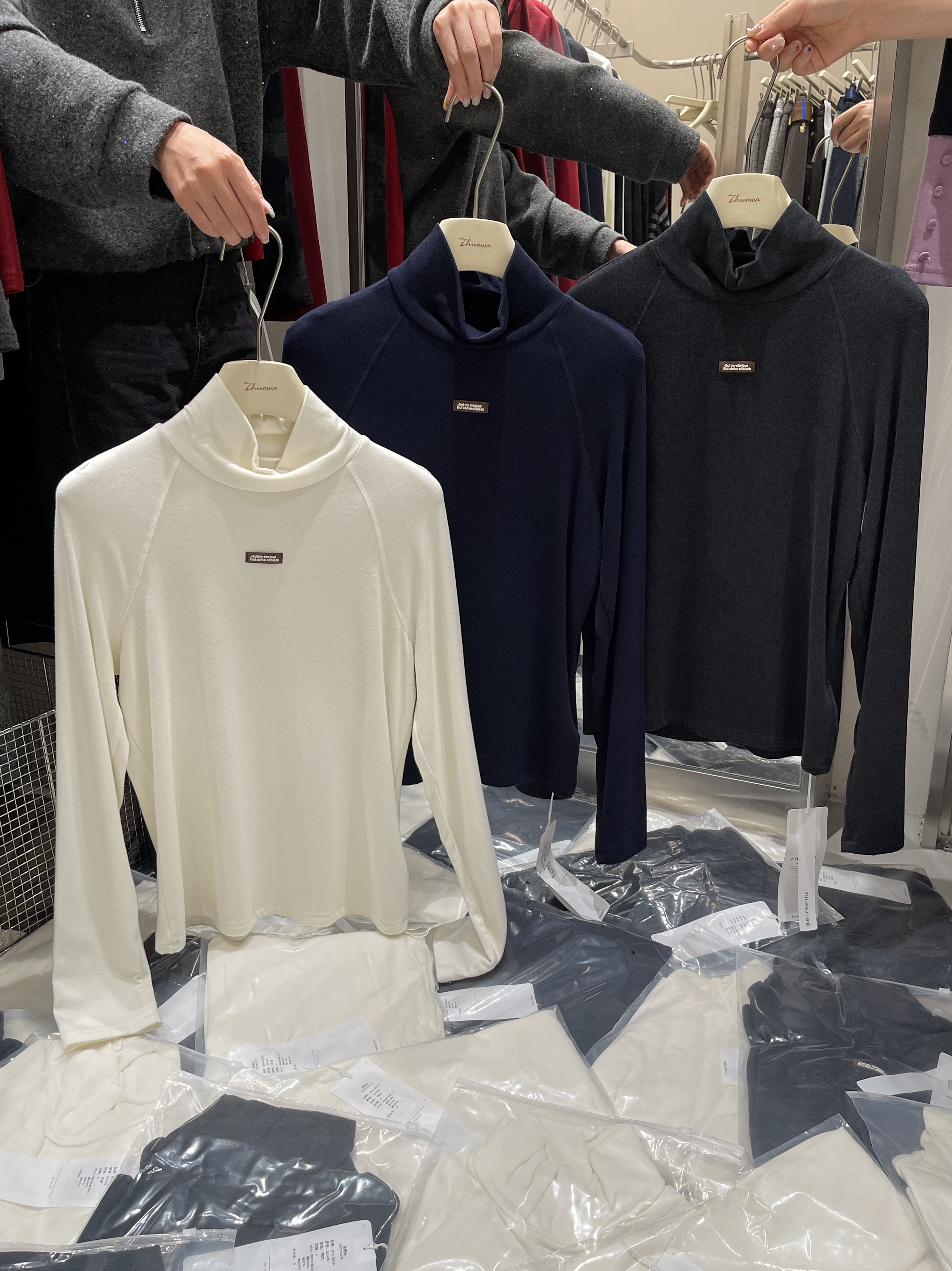 zw卓娃23308秋冬新款高领加绒长袖T恤女宽松显瘦百搭打底衫上衣厚