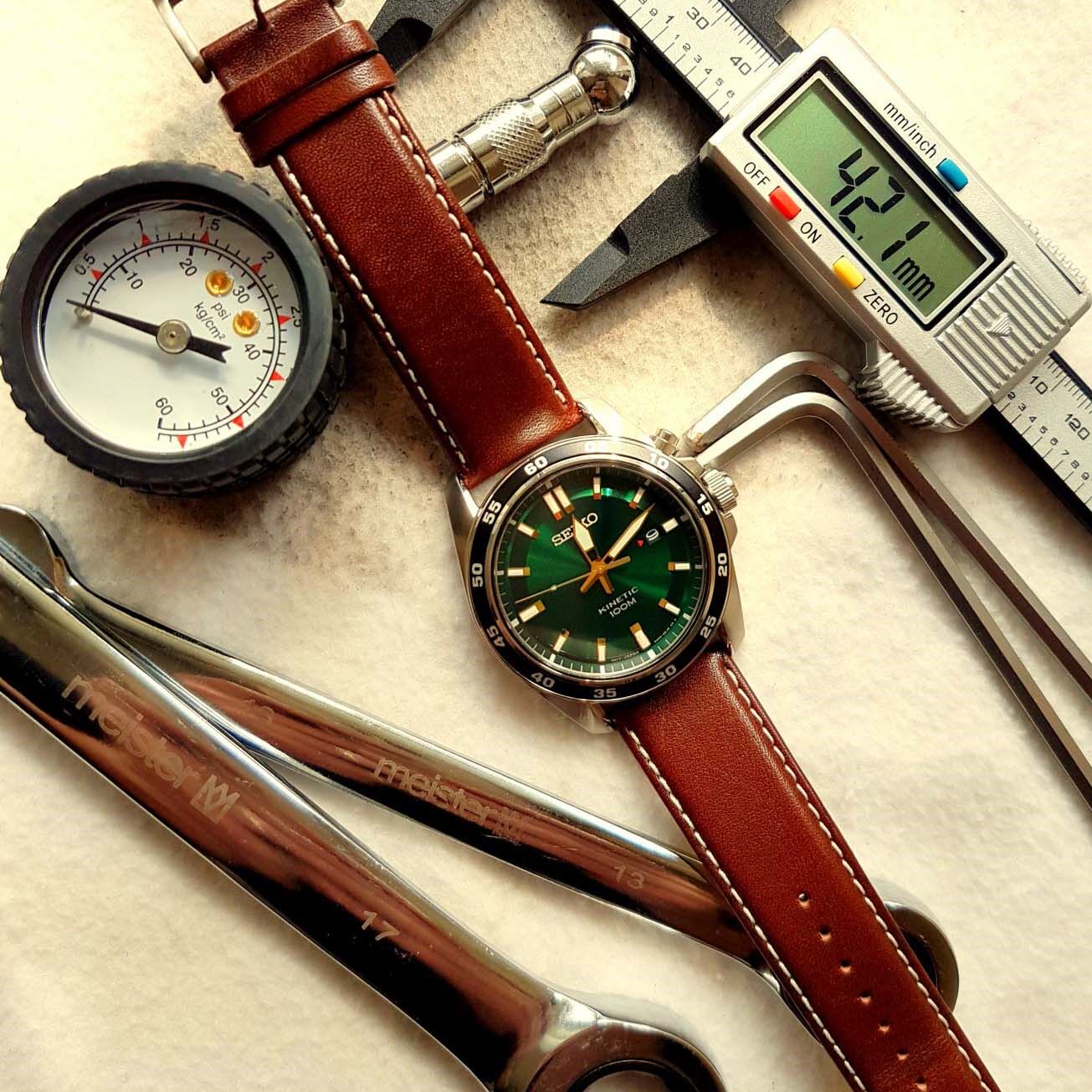 精工人动能机芯男表Seiko Kinetic绿色盘休闲商务皮带腕表SKA791