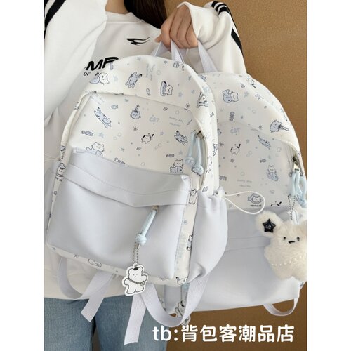 日系可爱大容量轻便女双肩书包