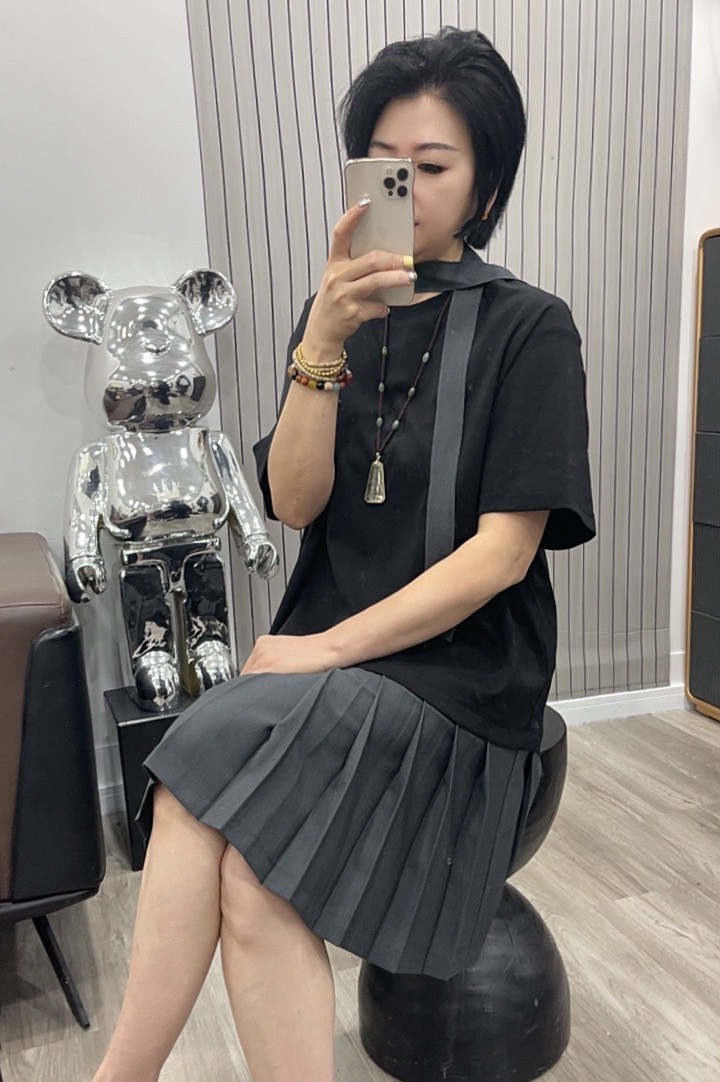 欧洲站2025春季新款短袖圆领下摆百褶拼接舒适宽松连衣裙女