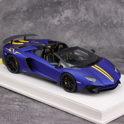 Make up 1:18 兰博基尼Aventador LP750-4 SV 2015 双色 脂车模
