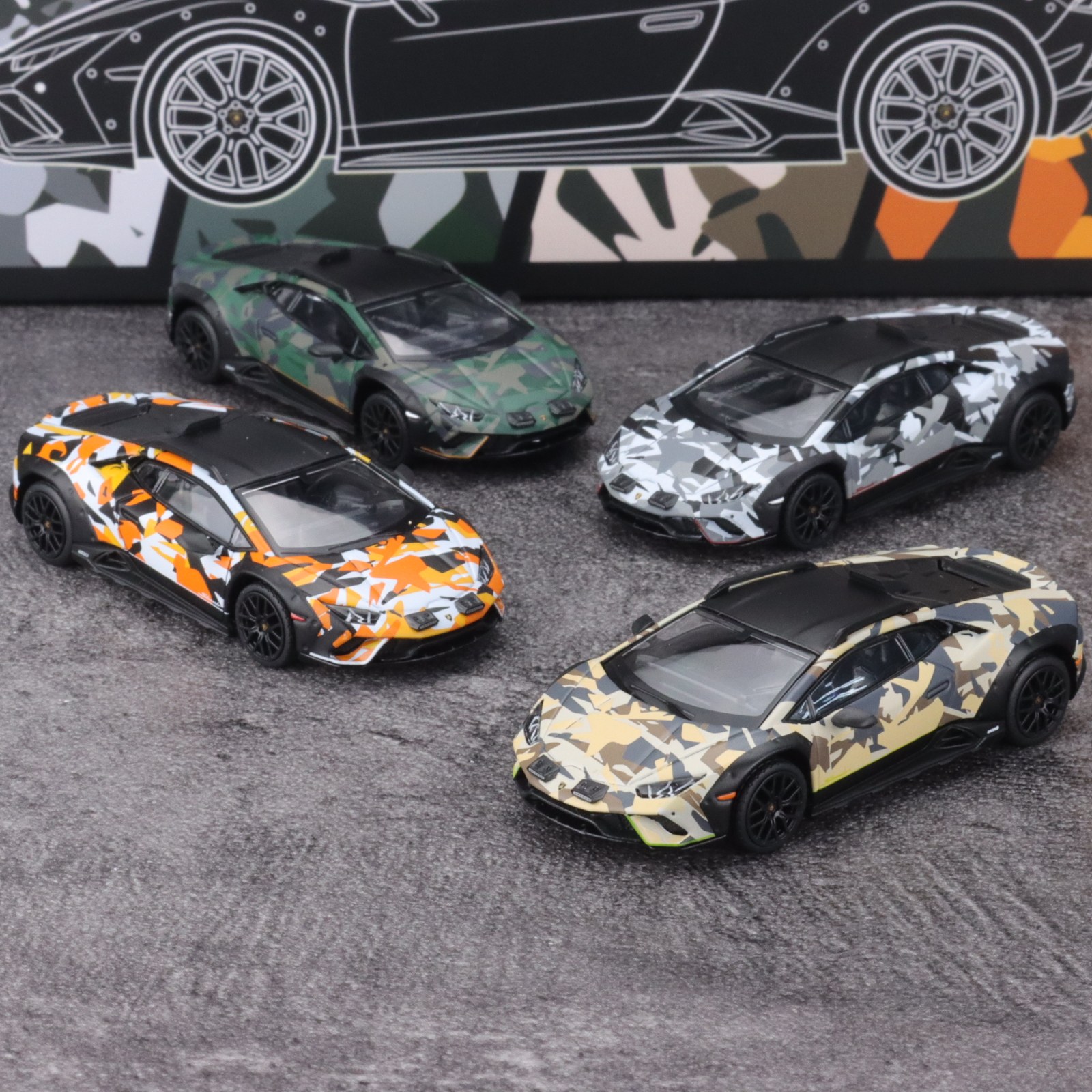 MINIGT 1:64 兰博基尼 飓风Sterrato 越野牛 迷彩套装 合金模型图片