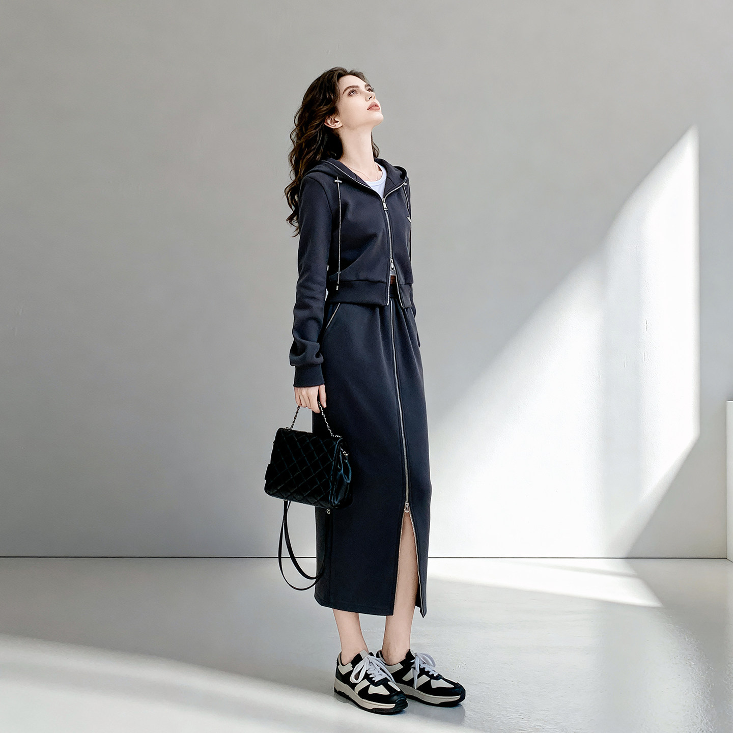 灰色时尚休闲连帽卫衣套装裙女2026年秋新款韩版拉链半身裙两件套