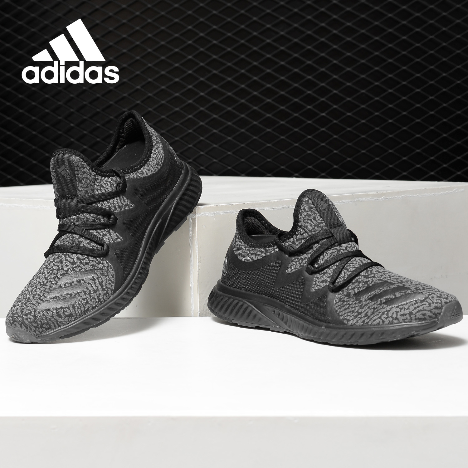 户外休闲运动鞋Adidas/阿迪达斯