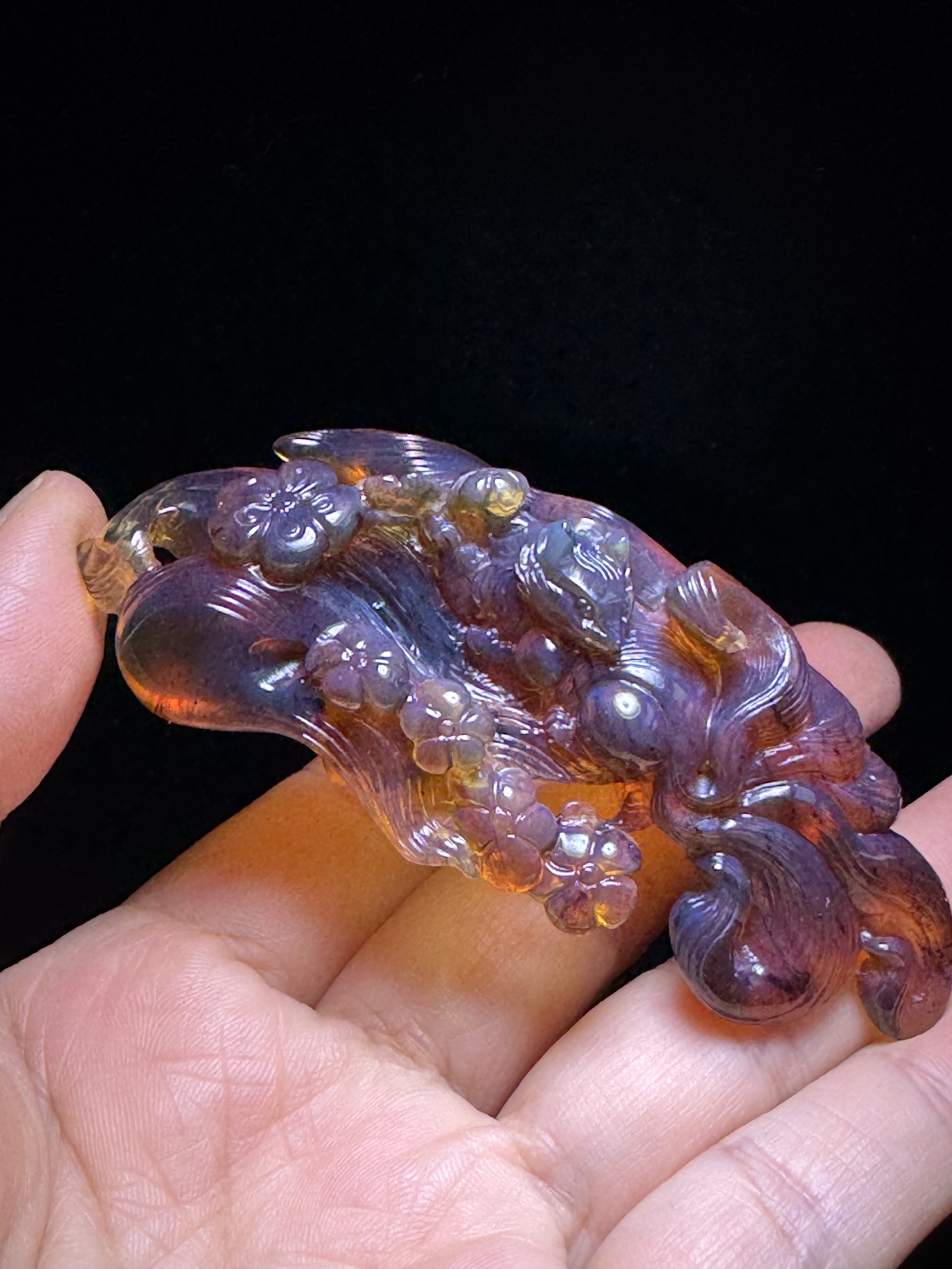 缅甸琥珀紫罗兰九尾狐14.8g颈饰