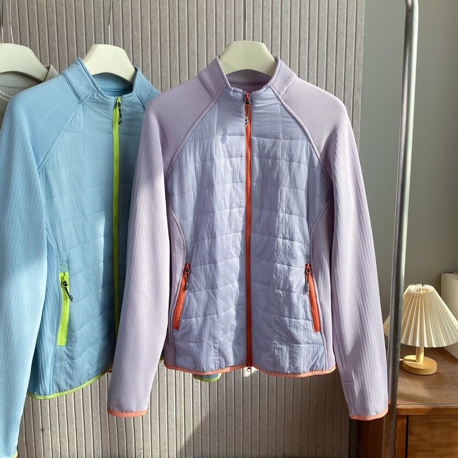 撞色拼接立领防风保暖轻量化百搭休闲外套女秋冬款健身跑步拉链衫