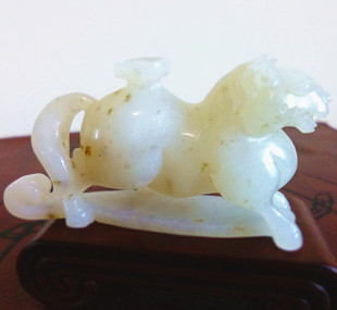 奢华收藏保真玉器新疆和田玉白玉羊脂玉马上有钱摆件苏工精雕