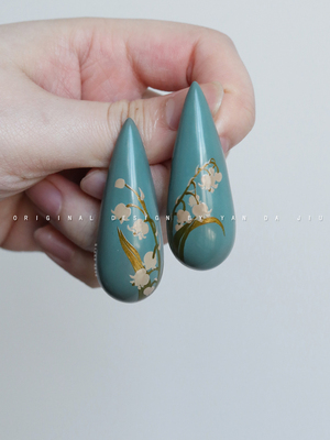 颜大玖原创《春色·铃兰》大漆工艺花卉新中式耳环-手作木胎漆器