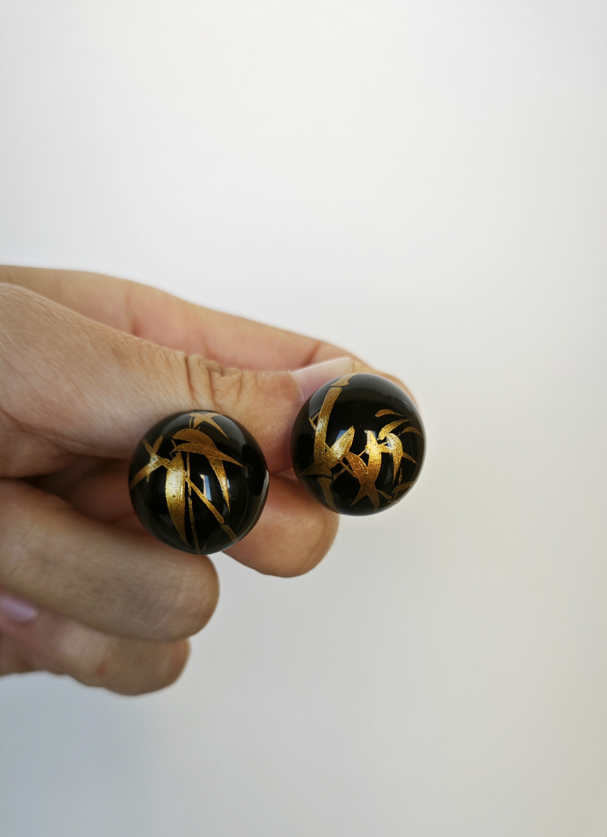 颜大玖原创-大漆描金工艺手绘竹纹新中式2cm小半球耳钉-木胎漆器