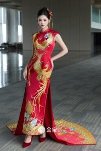 金宝正版2025红色旗袍结婚订婚敬酒礼服中式刺绣重工凤凰新娘礼服