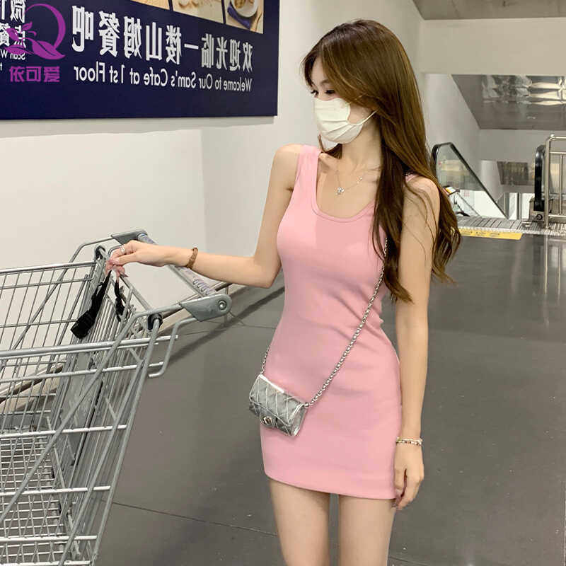 法式纯欲辣妹粉色吊带连衣裙女夏季气质修身紧身显瘦背带包臀短裙