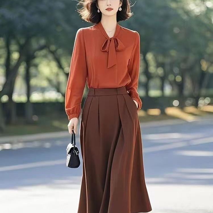 春秋季一整套温柔独特气质小个子显高穿搭红棕色衬衫半身裙套装女