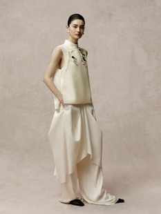 MAISON JADE玉琼白色钉珠贝壳丝绒马甲 JOJO官方授权