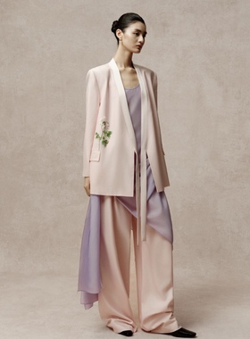 【JOJO官方授权】LAMAISONJADE玉琼粉色羊毛手工绣片交领系带外套