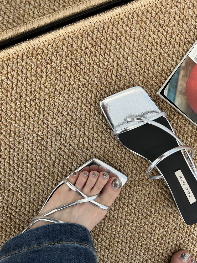 韩剧女主的慵懒感~~炒舒适的高跟拖鞋