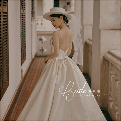 优雅极简约新娘影楼外景配饰礼帽