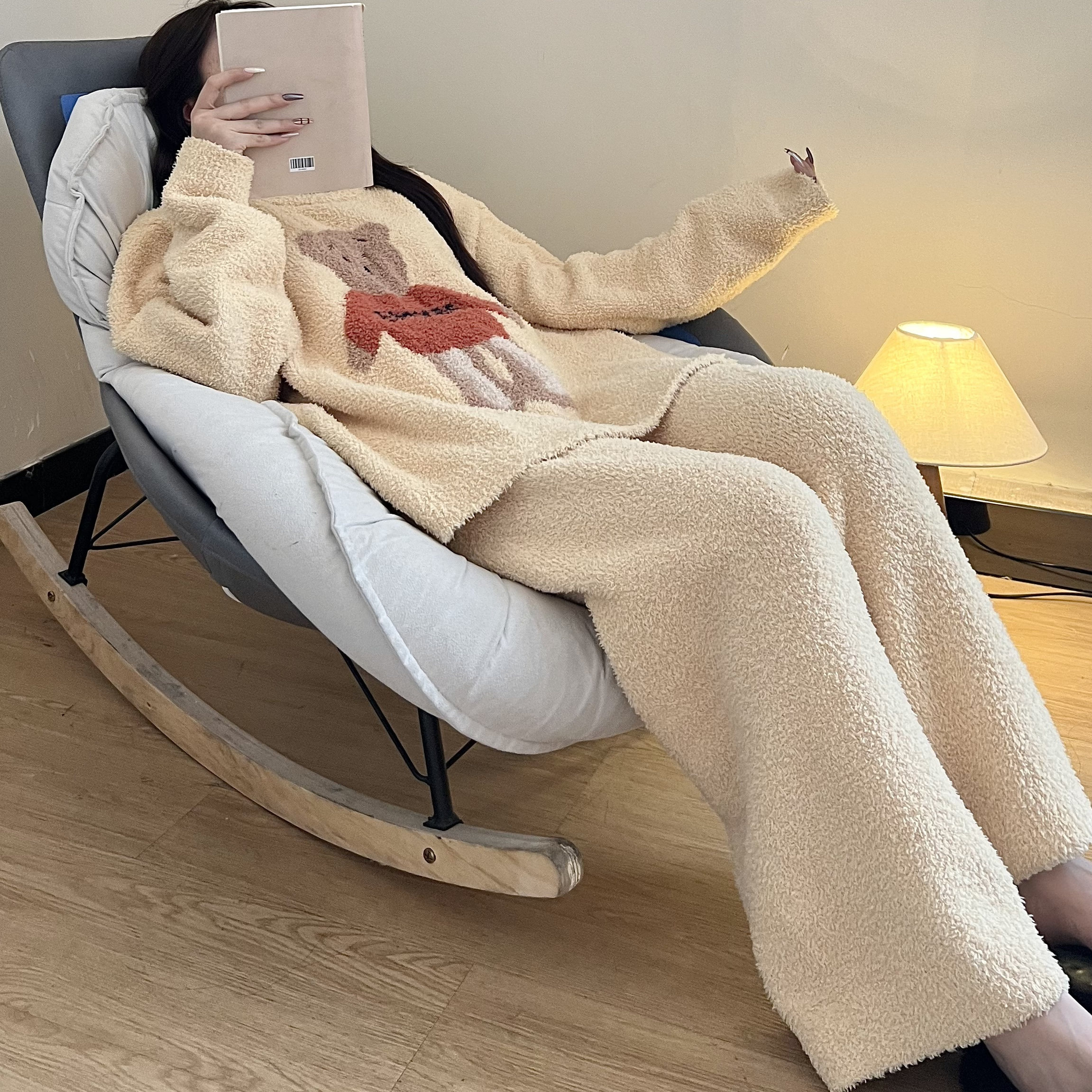 卡通高级感半边绒睡衣女黄色秋冬天加厚珊瑚绒长袖长裤家居服套装,女士内衣/男士内衣/家居服,睡衣/家居服套装,淘宝优惠券,粉丝福利购,淘宝优惠卷