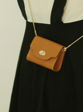 原创复古锁扣小方包纯手工牛皮斜挎包女小众设计mini小包包植鞣皮