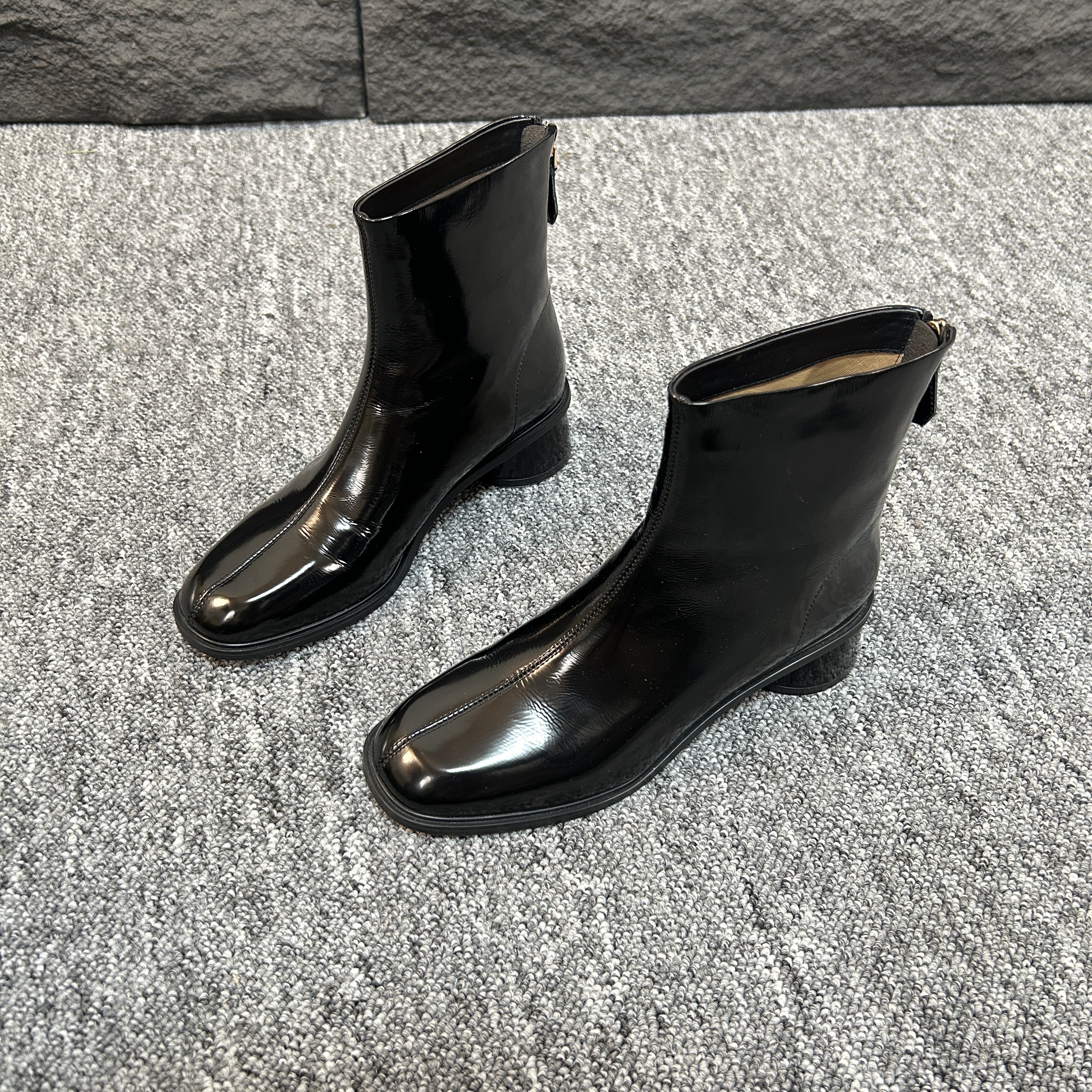 【断码特价】牛皮轻奢经典百搭真皮短靴女鞋时尚秋冬靴子23-92