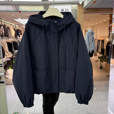 2025年冬装新款时尚休闲冲锋衣