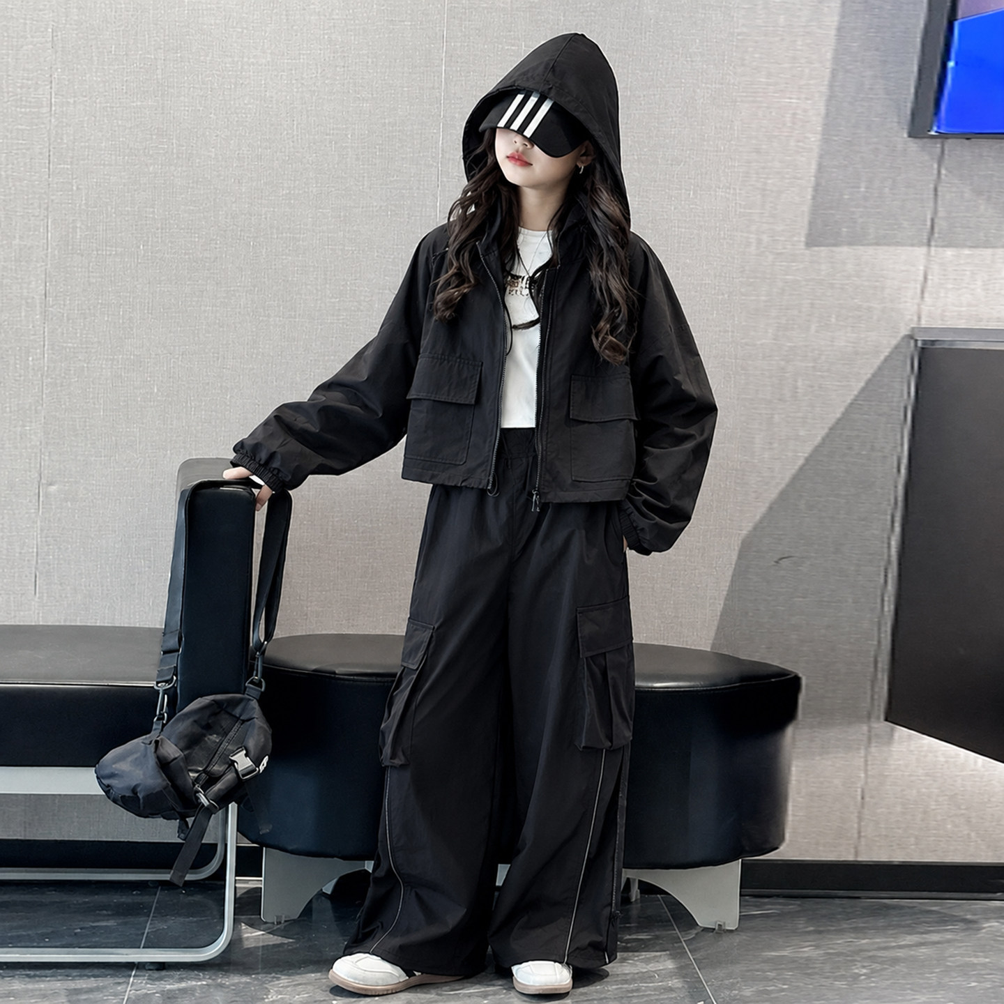 韩国女童秋季工装套装酷飒2026短款外套中大童多口袋阔腿裤两件套
