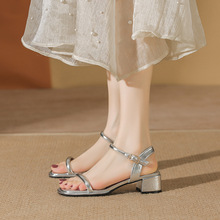 公主高跟鞋女2024年夏季最新款罗马银色中跟一字扣带露趾粗跟凉鞋
