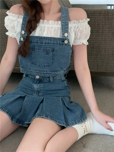 Real price lace one shoulder doll shirt + denim strap Pleated Skirt Set