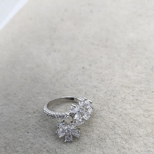 37满29元包邮  铜材质镶嵌锆石戒指  轻奢戒指