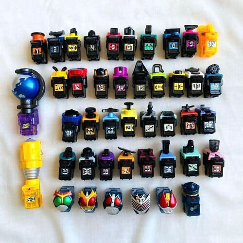 万代假面骑士fourze四仔腰带开关 流星开关 彩透开关 开关收纳板