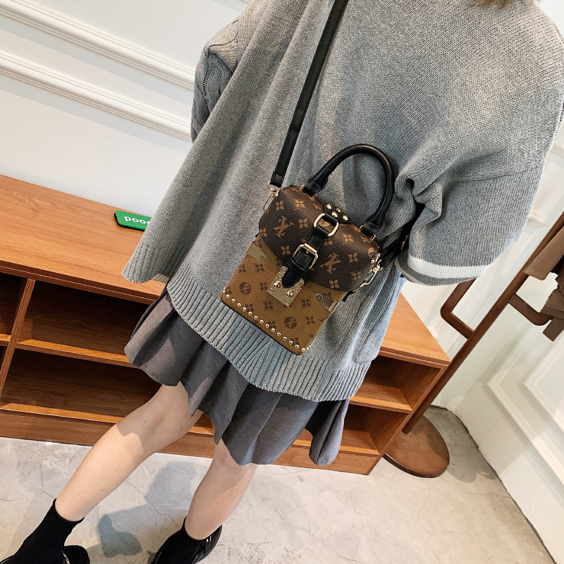 Clean Knоck包包女2025新款时尚老花水桶包手提盒子包百搭斜挎包