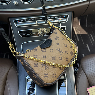 Clean Knоck小包包女2026新款高级感小众设计网红爆款百搭斜挎包