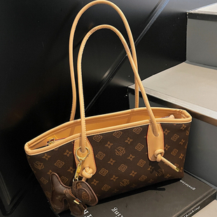 Clean Knоck单肩大包大容量女包手提袋包包女大学生老花包托特包