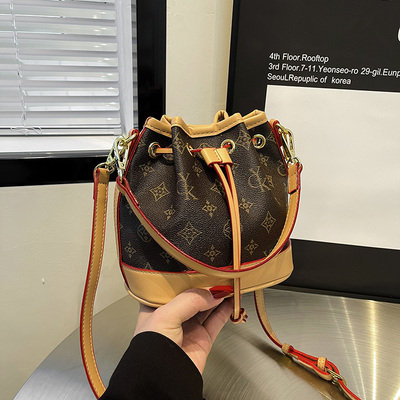 Clean Knock小包包女2026新款抽绳福袋手提水桶包百搭单肩斜挎包