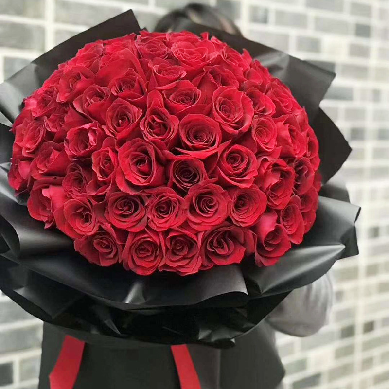 99朵玫瑰送女友生日情人节花束