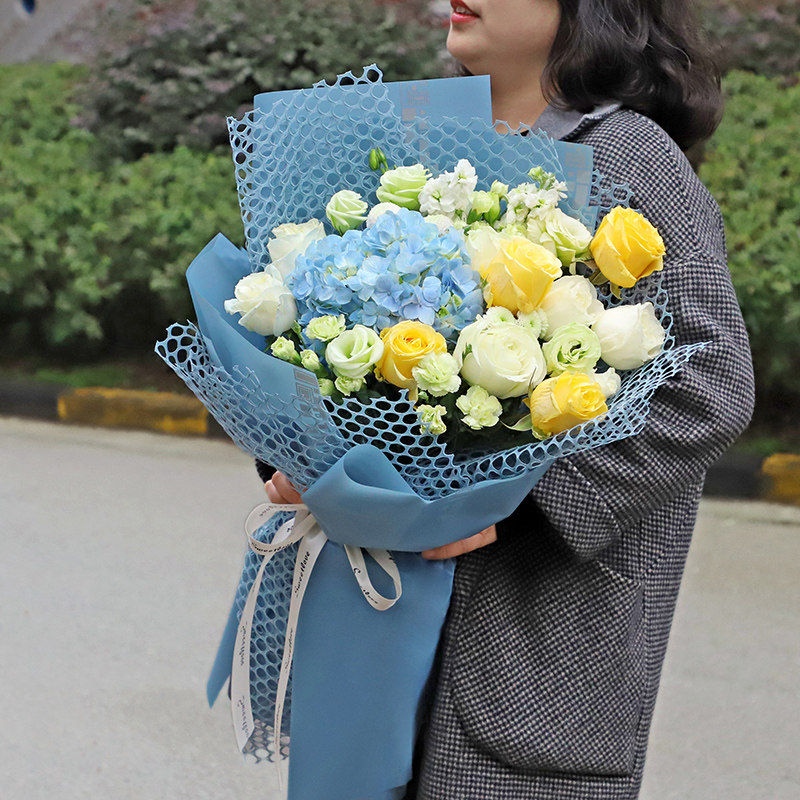 绣球玫瑰高档混搭深圳生日鲜花