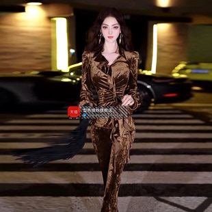 型色缤纷抽皱盘花丝绒衬衫喇叭裤两件套2025名媛风立体剪裁套装