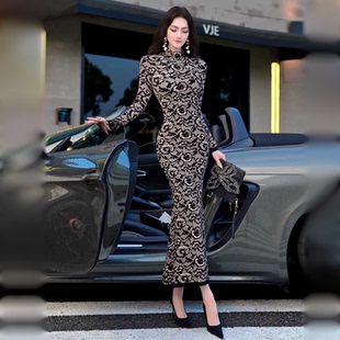 秋冬半高领修身毛衣连衣裙2025新款定制款洋气时尚中长款针织裙