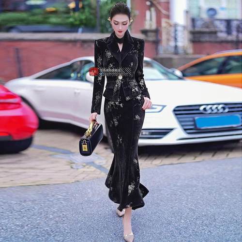 冬季毛绒加厚撞色小香风外套鱼尾裙两件套新款法式西装套装裙