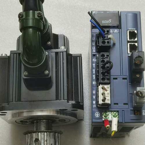 富士伺服RYH751F5-VV2实物图拆机