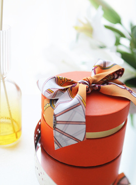 圆桶桌糖盒喜糖盒婚礼伴娘生日回礼盒星空圆筒结婚创意七夕礼品盒