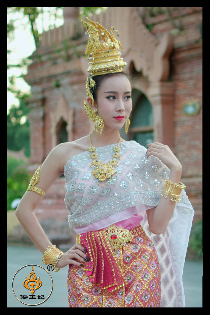 王妃服饰泰国纯手工走秀套装婚纱