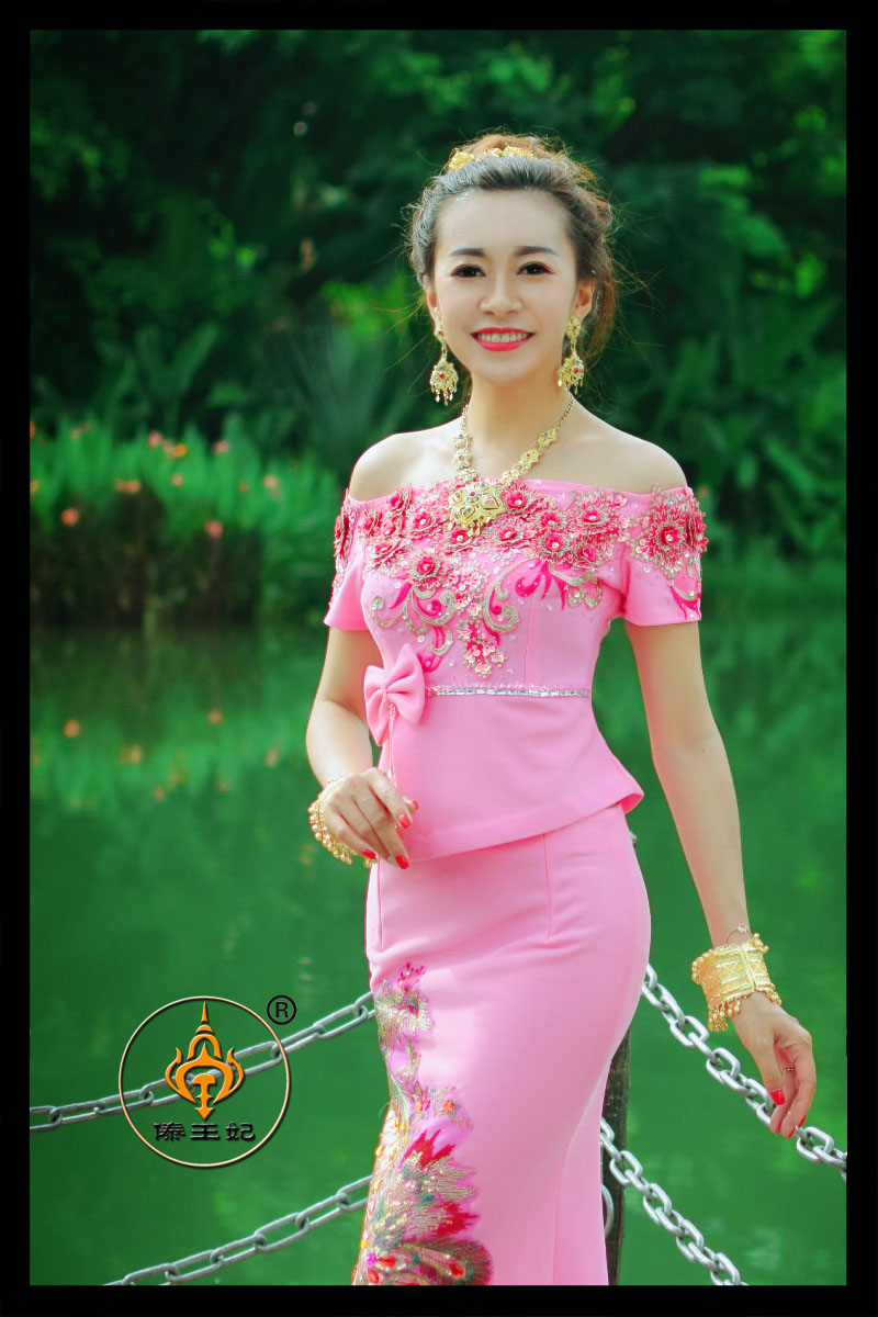 傣王妃服饰粉色一字肩礼服长裙贴花舞会宴会酒会约会拍照走秀会所
