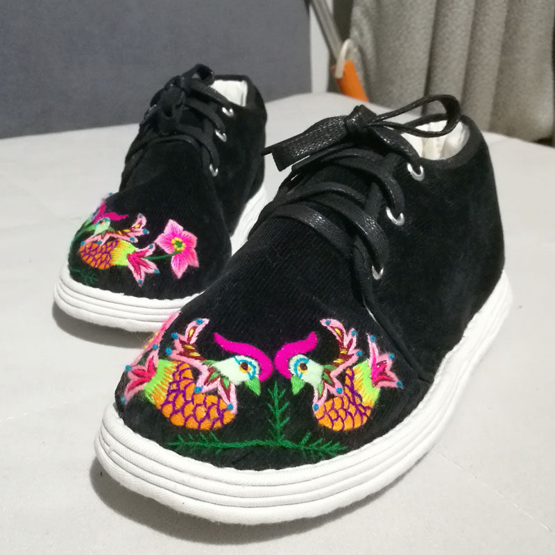 纯手工千层底绣花棉布鞋女天然棉花加厚冬季保暖黑条绒系带棉靴子