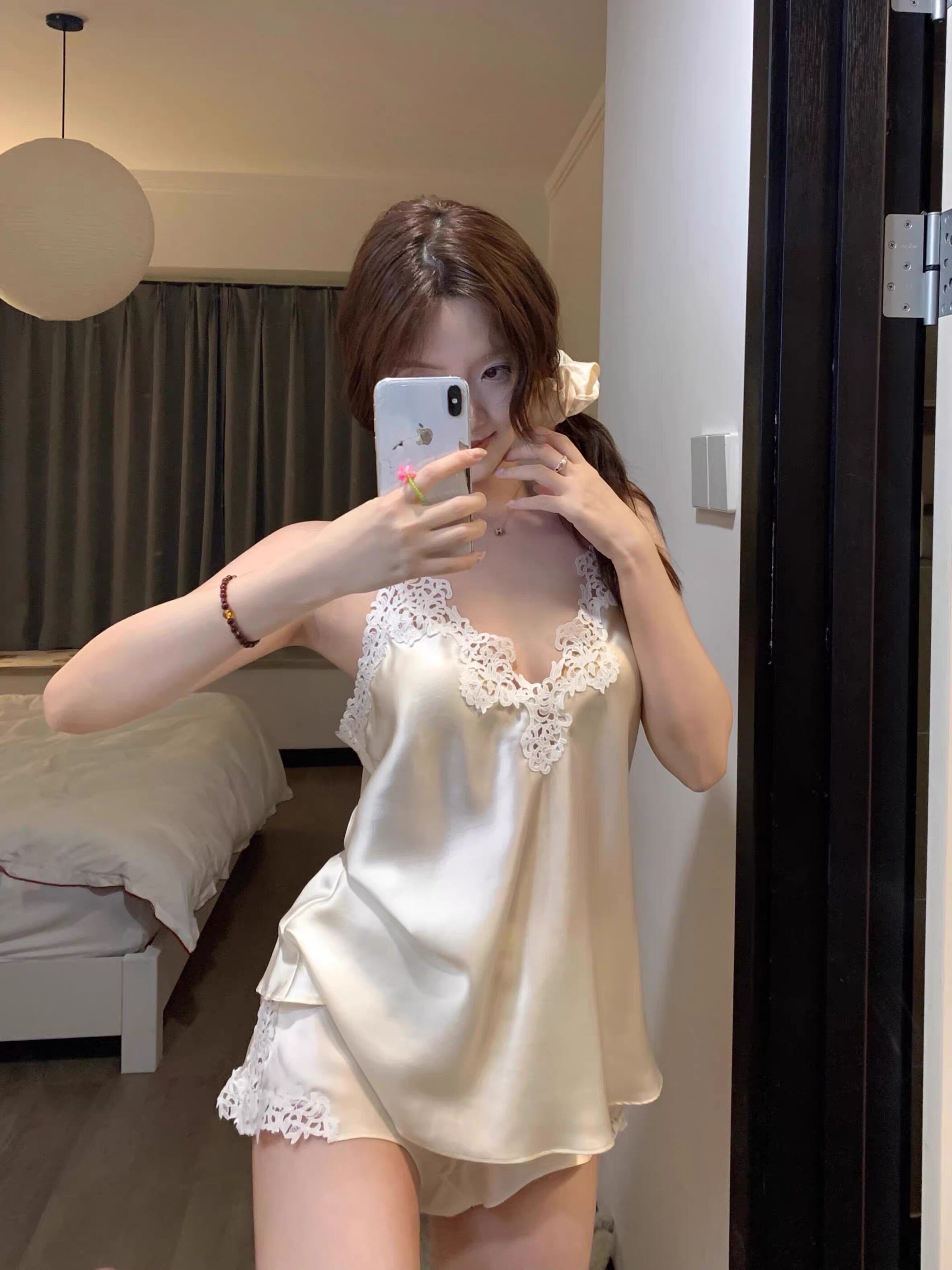 夏季吊带睡衣夏女冰丝V领性感套装2025新款可外穿蕾丝短裤家居服