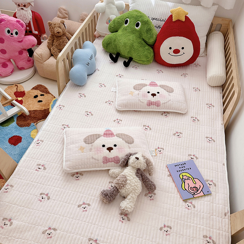 幼儿园牛奶绒床盖可定做