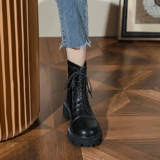 Martens, утепленные эластичные короткие сапоги в английском стиле, ботинки, из натуральной кожи, коллекция 2023, в британском стиле